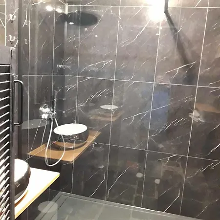 Welcome  ---------------- Au Coeur De La Historique --exceptionnellement Calme