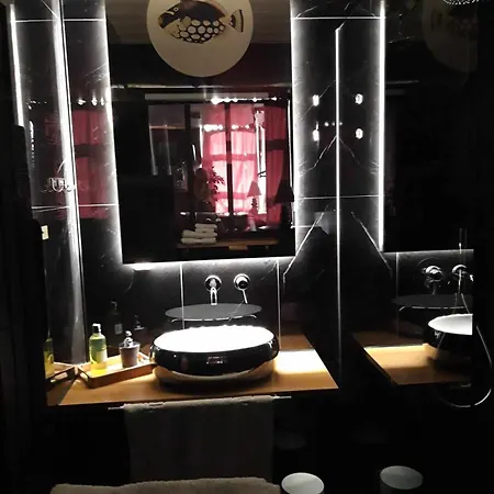 Welcome  ---------------- Au Coeur De La Historique --exceptionnellement Calme Appartement Chimay